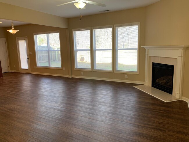 Building Photo - 5990 Crestwick Wy
