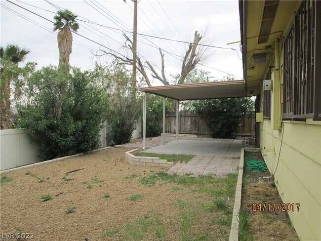 Building Photo - 2132 Jeanne Dr
