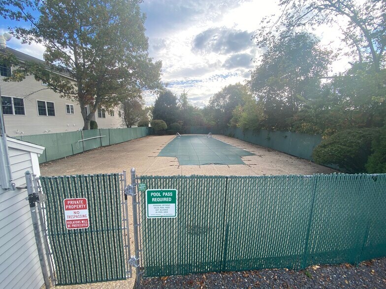 Building Photo - 1105 Lexington St