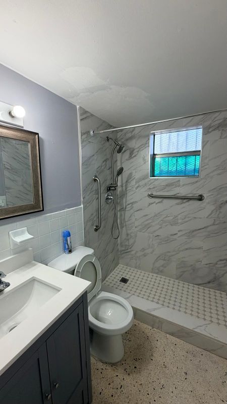 Building Photo - 1250 SW 4th St