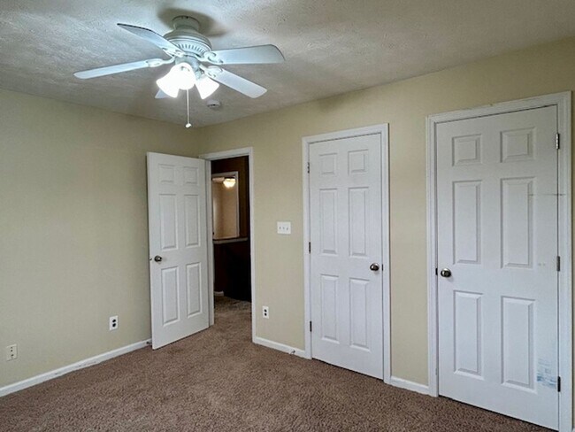 Building Photo - Beautiful 2 Story, 4 Bedroom, with a Full ...