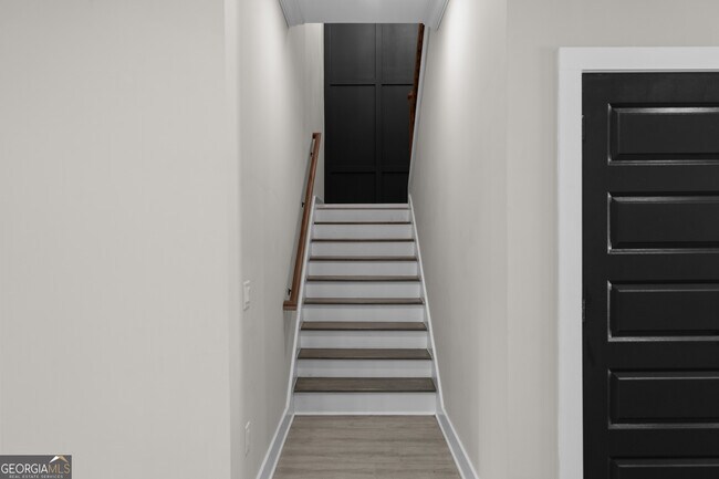 Building Photo - 1331 Diamond Ave SE