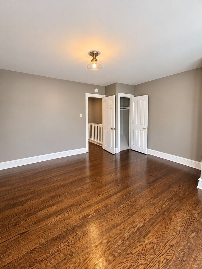 Building Photo - 6744 Linmore Ave