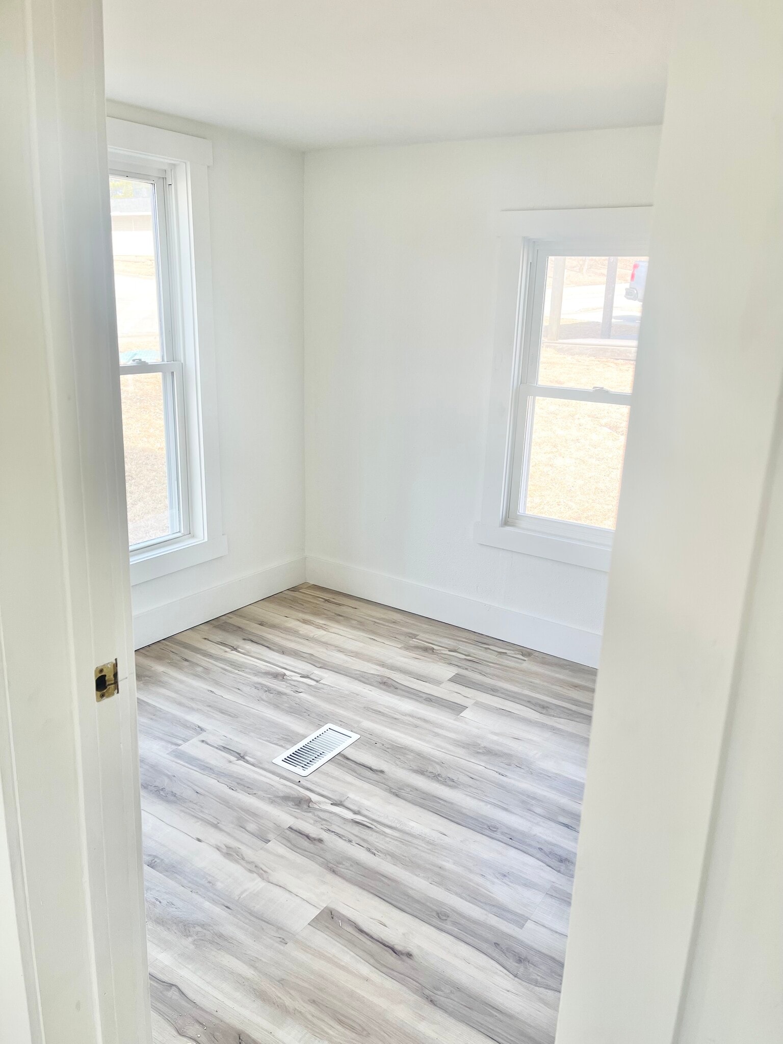 Building Photo - 210 Main St