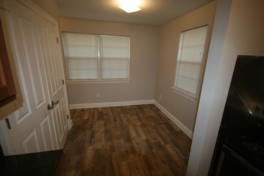 Building Photo - 718 16th St