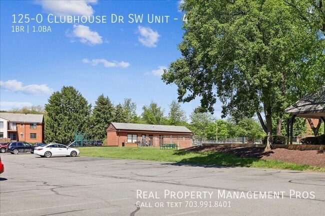 Building Photo - 125 Clubhouse Dr SW