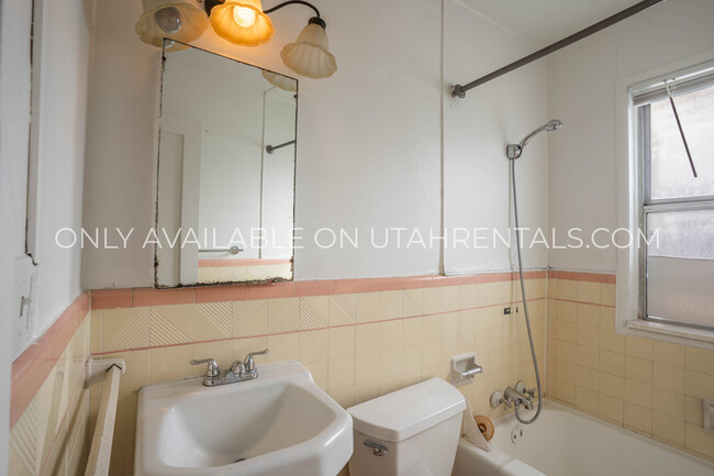 Building Photo - 411 E 300 S