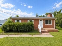 Building Photo - 405 Institute Dr