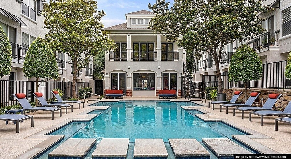 Building Photo - 7927 Forest Ln