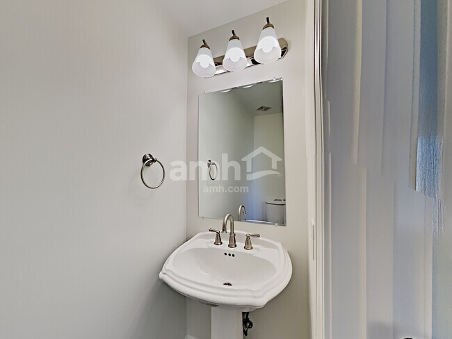 Building Photo - 104 Buckhaven Ct
