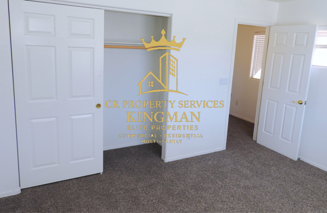 Building Photo - Beautiful 3+2 Split Floor plan home - Near KRMC Hualapai Mountain Campus