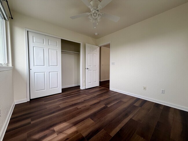 Building Photo - 653 Millet Cir