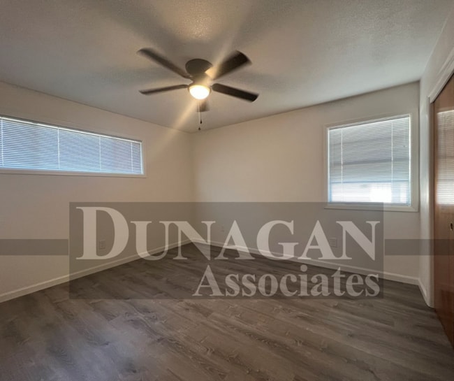 Building Photo - OPEN HOUSE ON 10/17 @ 2:25! Call us today ...