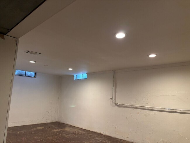 Building Photo - Great family 3 Bedroom 1 bath