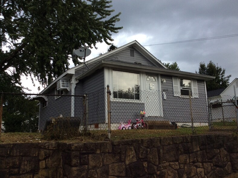 Primary Photo - 1914 Bungalow Ave