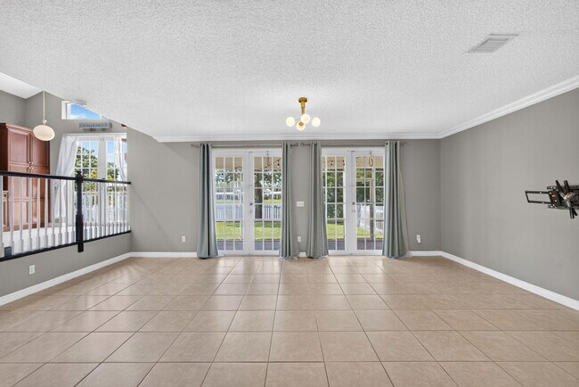 Building Photo - 1204 Oakwater Dr