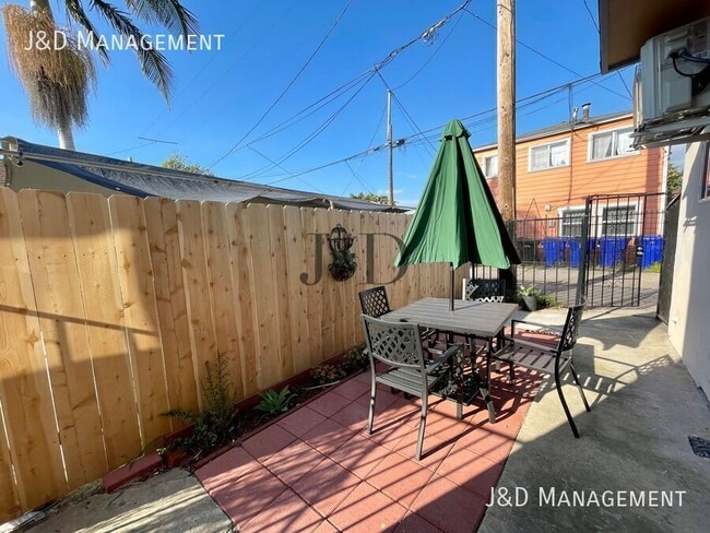 Building Photo - 2252 Ocean View Blvd