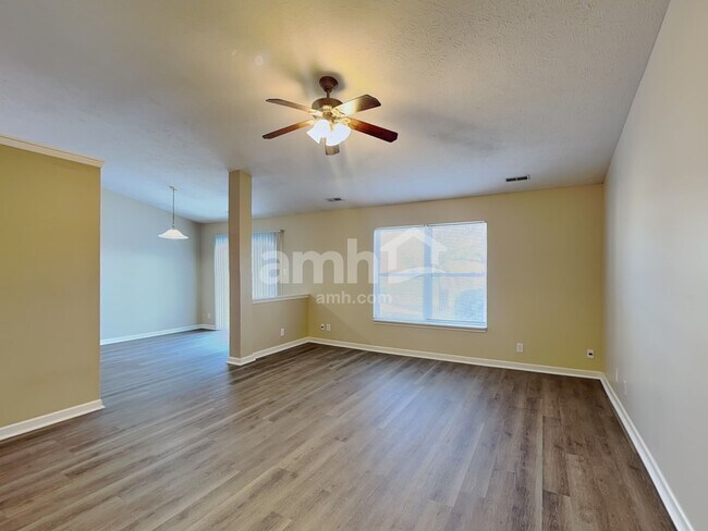 Building Photo - 1740 Brookview Dr