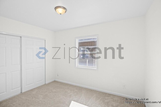 Building Photo - 431 42nd St