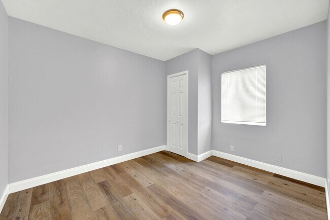 Building Photo - Great 2 Bed 1 Bath House in Vallejo -- AVA...