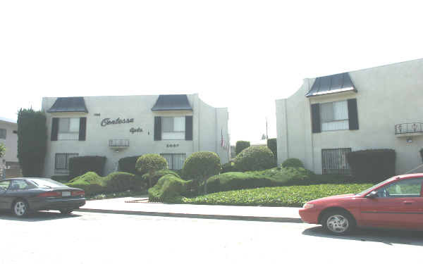 Building Photo - The Contessa Apartments