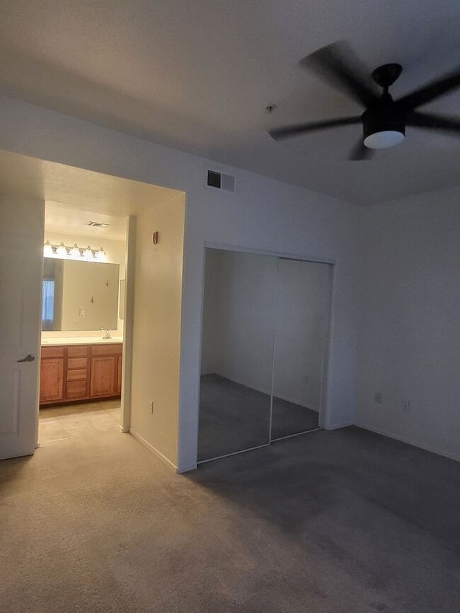 Building Photo - Unfurnished Resort Like Condo available No...