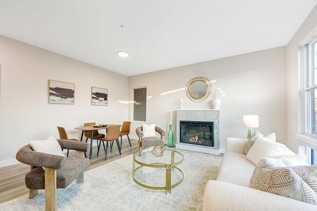 Building Photo - 304 61st St