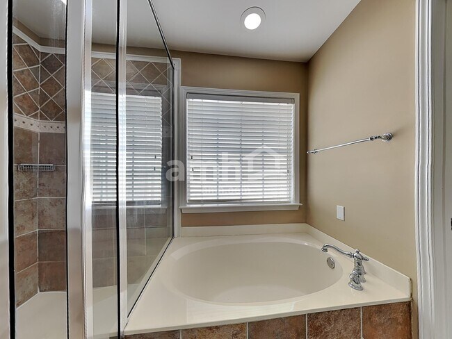 Building Photo - 5715 Oxborough Way