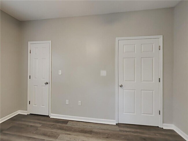 Building Photo - 255 Farrington Ave SE