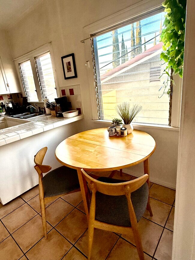 Building Photo - 1611 Talmadge St