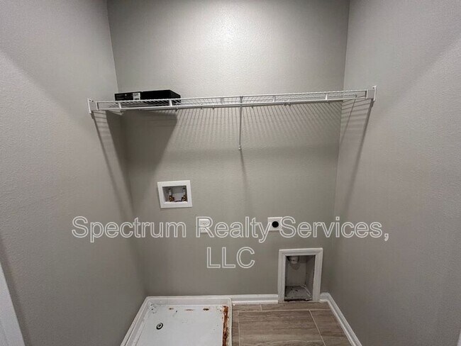 Building Photo - 9798 Fiddleback Ln