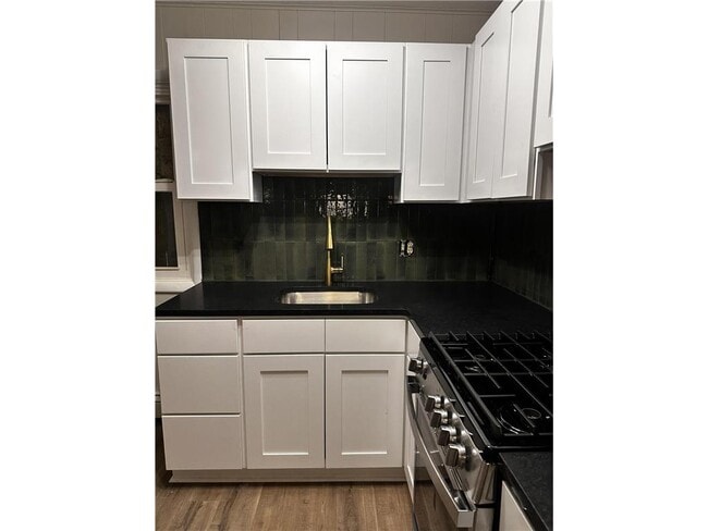 Building Photo - 453 13th Ave NW