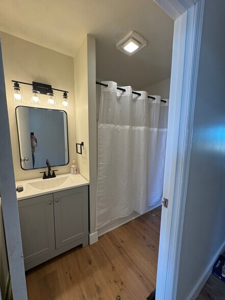 Building Photo - 1733 Guilford Ave