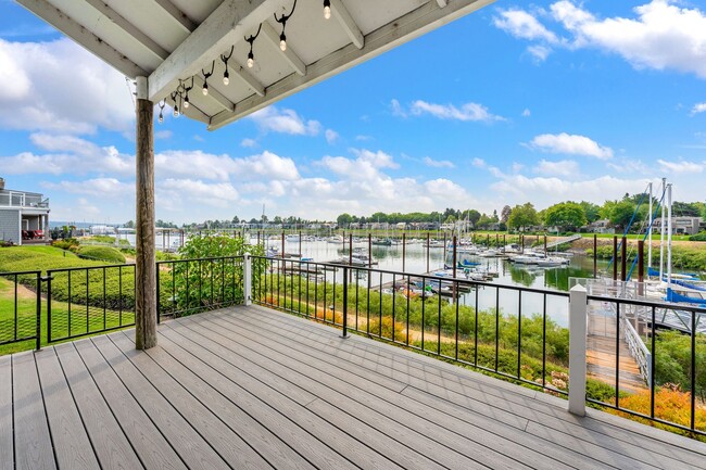 Building Photo - 540 N Hayden Bay Dr