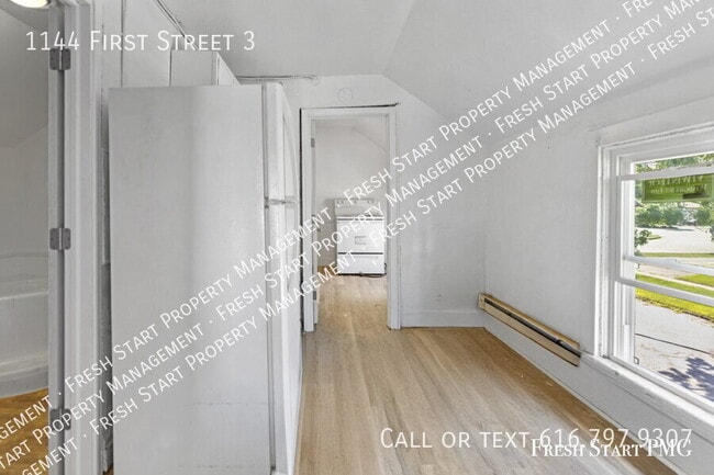 Building Photo - 1144 First Street 3-