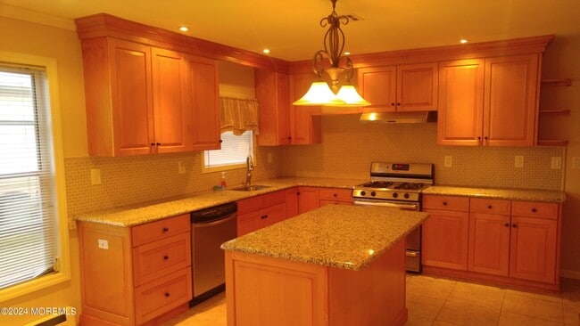 Building Photo - 48 Rodhos St