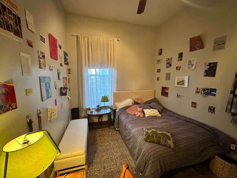 Building Photo - 135 Hillside St