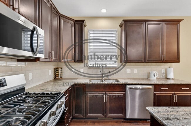 Building Photo - 24989 Reddington Ct