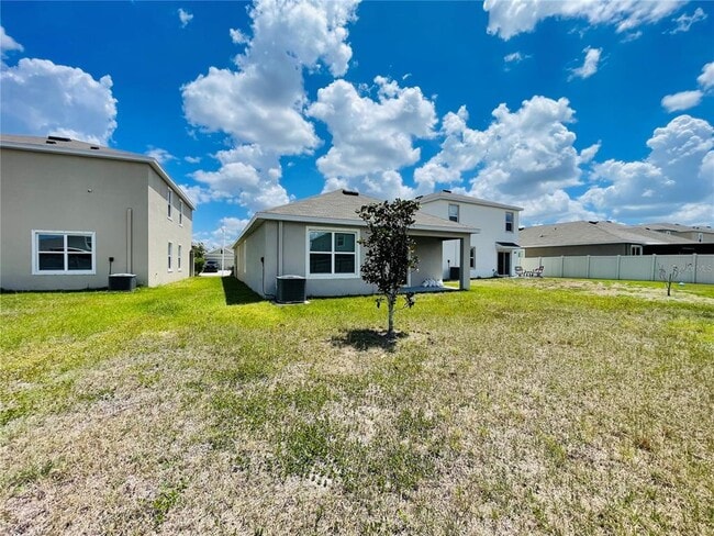 Building Photo - 17043 Oval Rum Dr