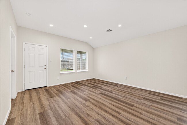 Building Photo - 1710 Legacy Hills Dr