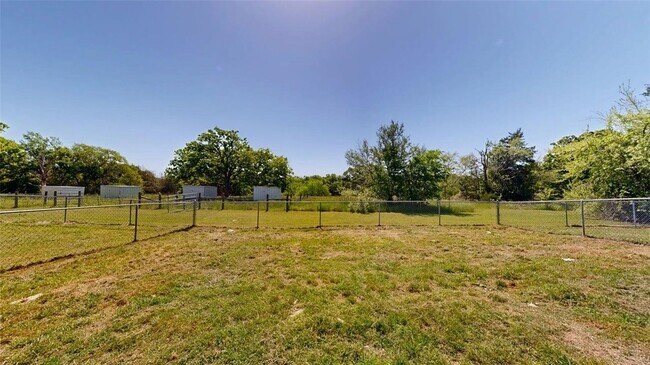 Building Photo - 16567 Farm to Market Rd 2154