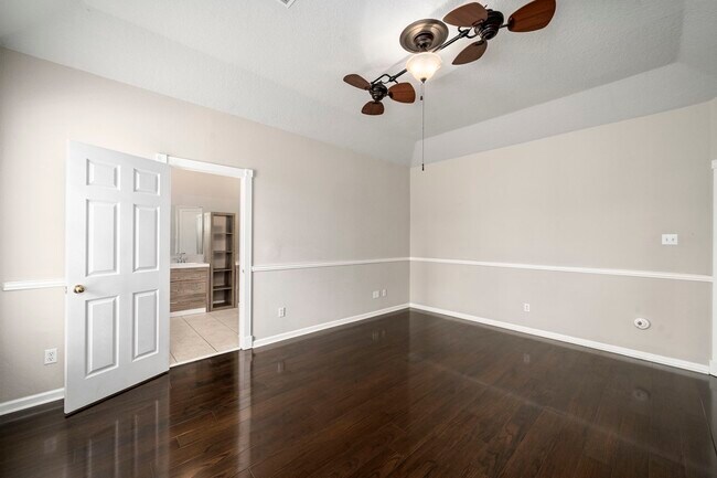 Building Photo - 1505 Hickory Ct