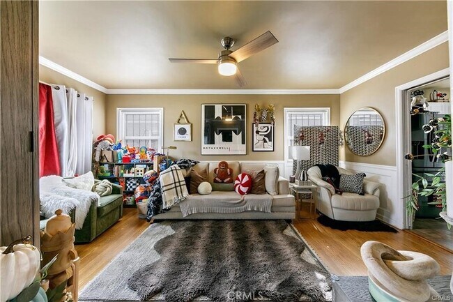 Building Photo - 3907 Edgehill Dr