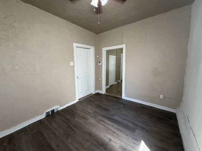 Building Photo - Lovely 2 Bedroom / 1 Bath for Rent - Section 8 Welcome