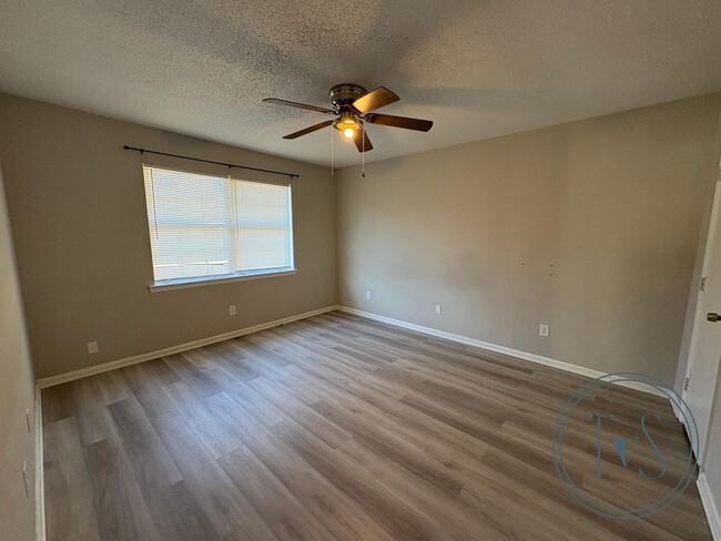 Building Photo - MOVE-IN SPECIAL: $500 OFF 1st MONTH'S RENT...