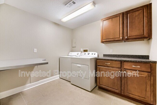 Building Photo - 2880 W Long Cir