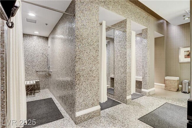 Building Photo - Luxury High-Rise Living at SKY | 29th Floo...