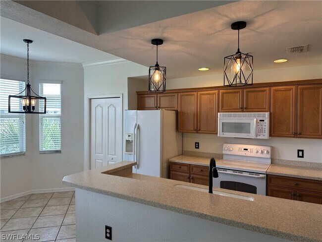 Building Photo - 8490 Kingbird Loop