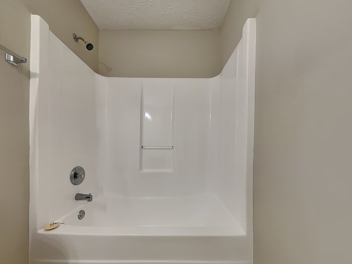 Building Photo - 488 Old Tree Dr