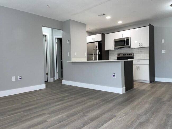 Building Photo - 623 Dory Ln